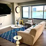 Luxury 2 Bdrm Apartment With Riverview Of Canada