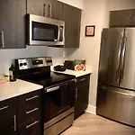 Luxury 2 Bdrm Apartment With Riverview Of Canada