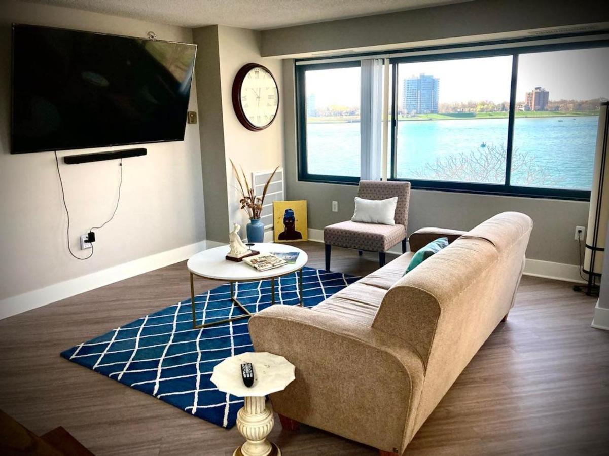 Luxury 2 Bdrm With Riverview Of Canada * Detroit